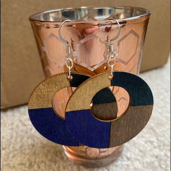 Wood Burned Earrings - Picture 1 of 6